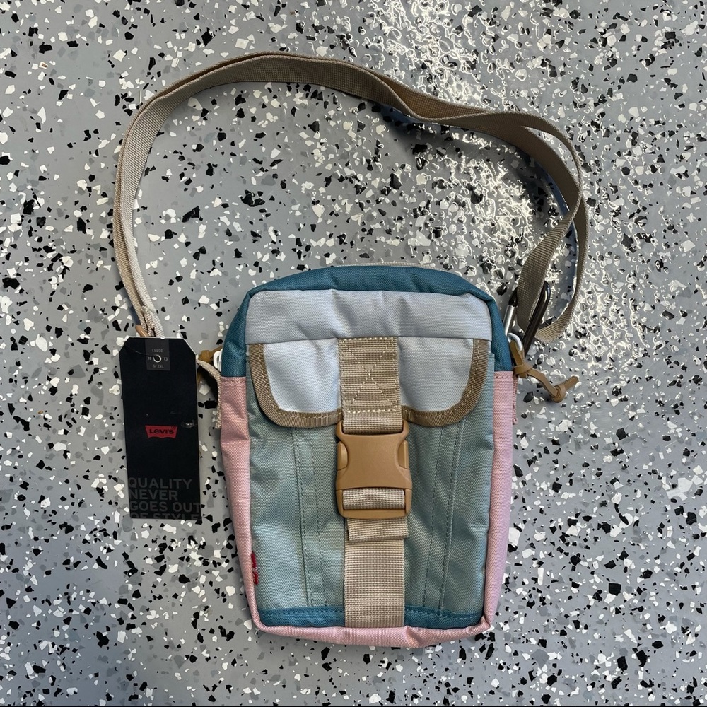 Levi’s canvas crossbody bag